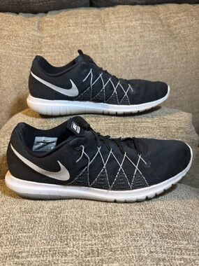 Nike Flex Fury 2 Men’s running shoe Black White Size 10.5